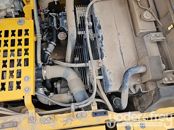 2016-komatsu-pc210-lc-11-image-42