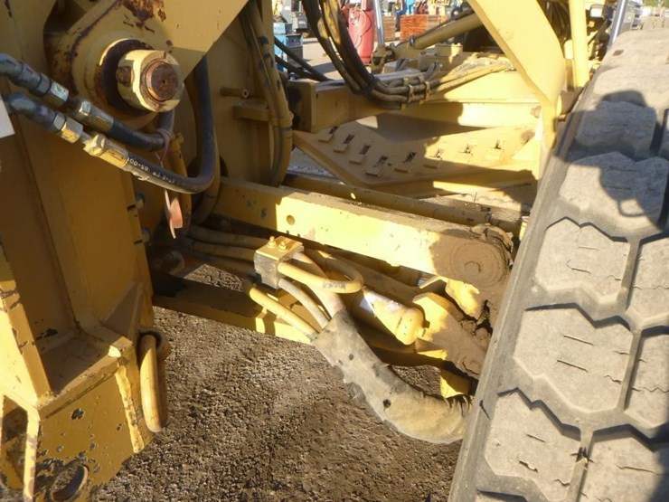 2006-caterpillar-143h-image-12
