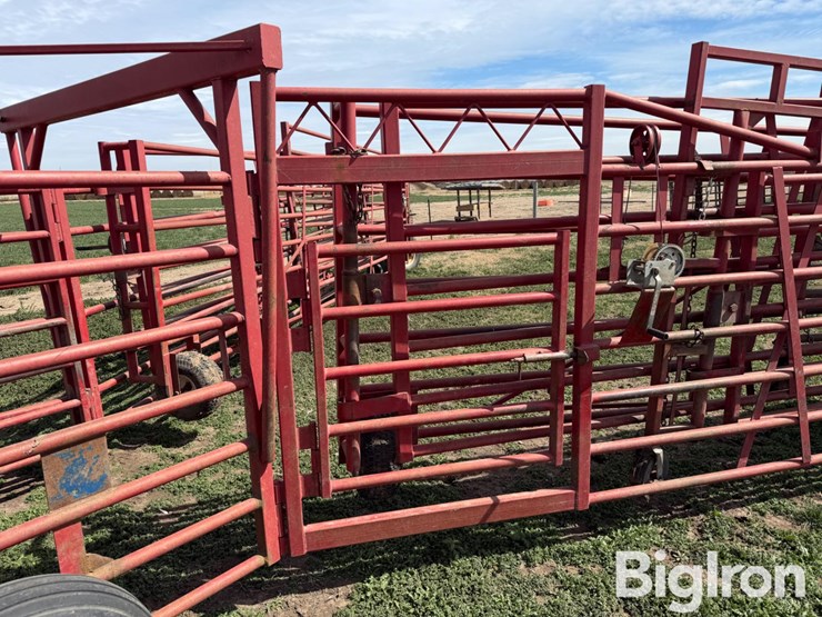 diamond-w-portable-folding-livestock-corral-image-16