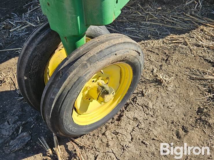 john-deere-b-image-15