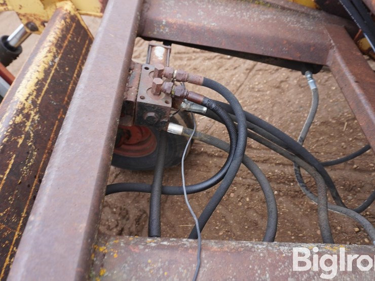 1976-international-1086-image-12