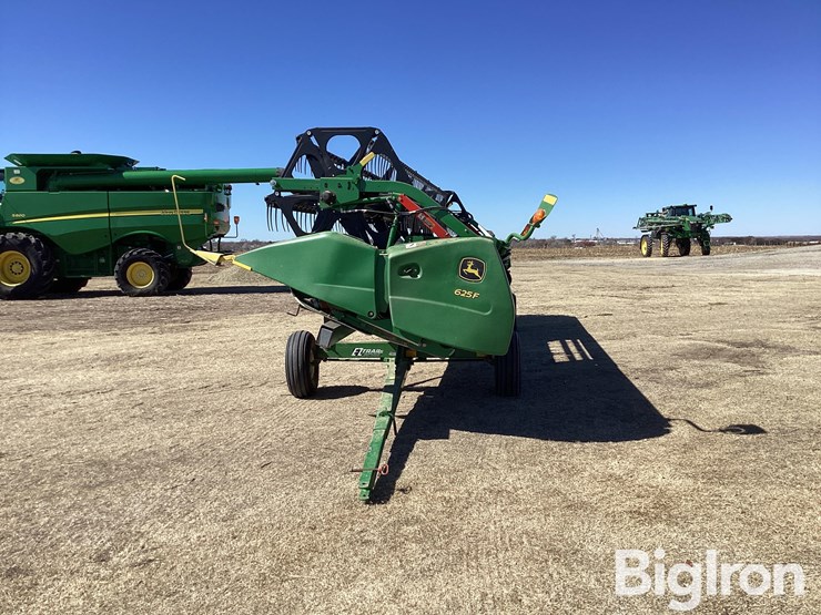 2022-john-deere-625f-image-8