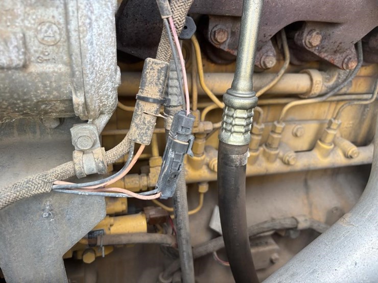 2005-deere-624j-image-56