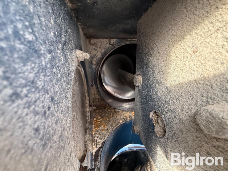 harvest-inernational-h1072-auger-image-14