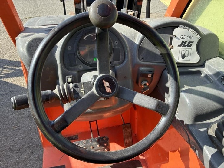 2015-jlg-g5-18a-image-14