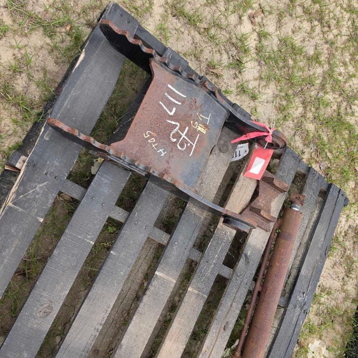 - TAG 36" HYDRAULIC THUMB