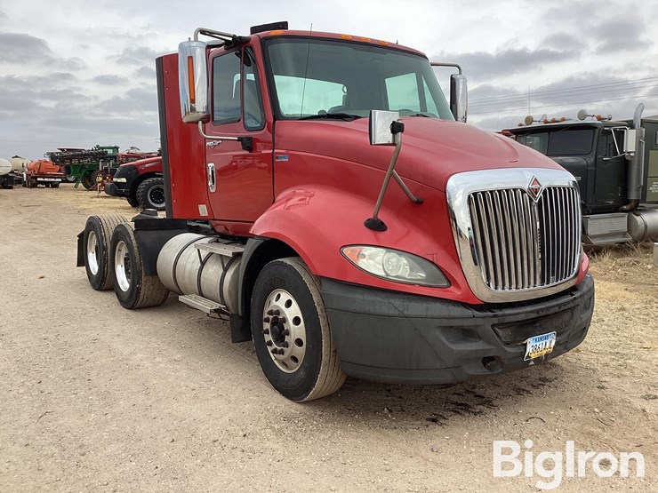 2012-international-prostar-image-3