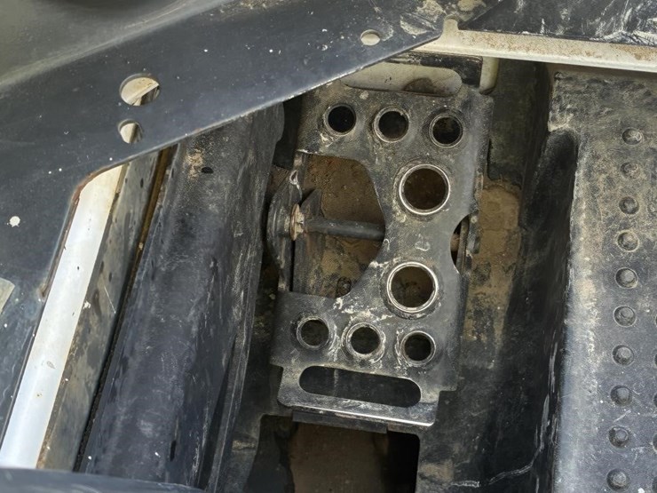 2018-bobcat-s570-image-22