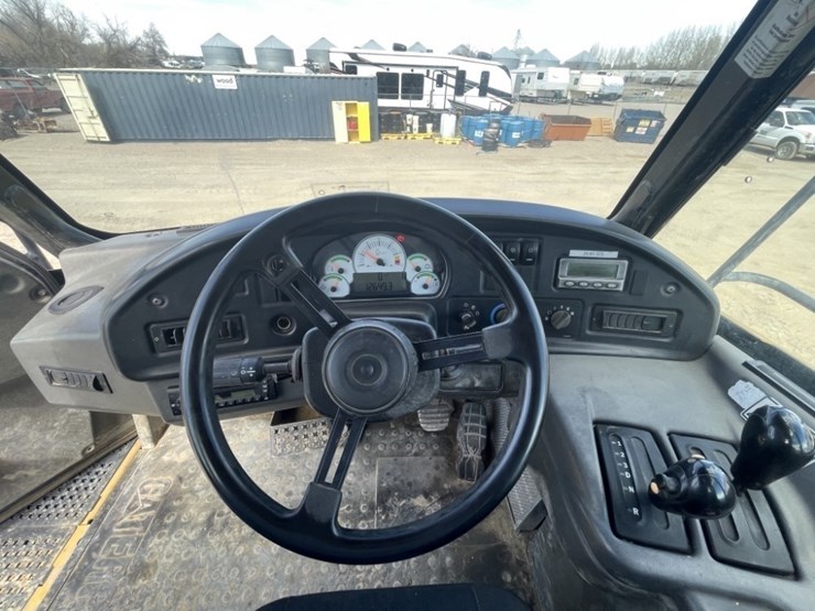 caterpillar-730-image-31