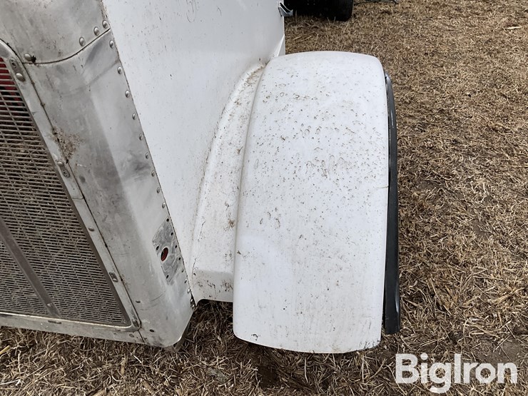 peterbilt-378-image-12