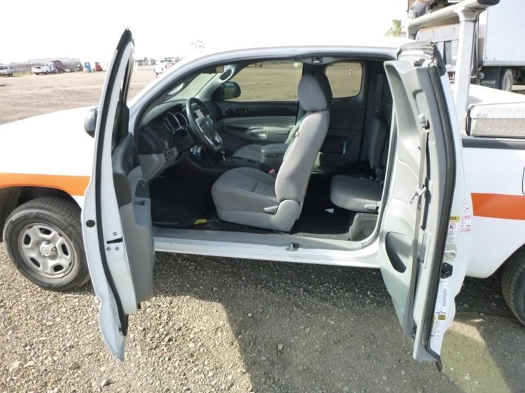 2013-toyota-tacoma-image-7