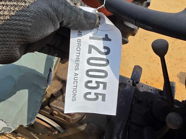 massey-ferguson-135-image-10