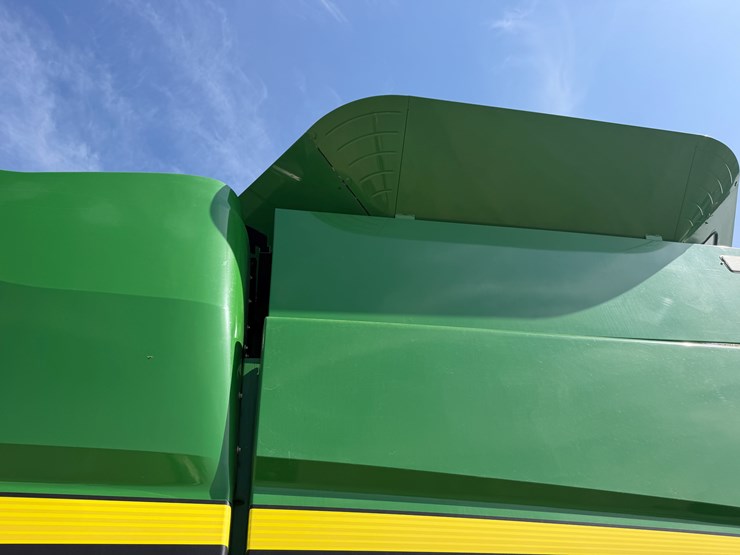 2014-john-deere-s670-image-54