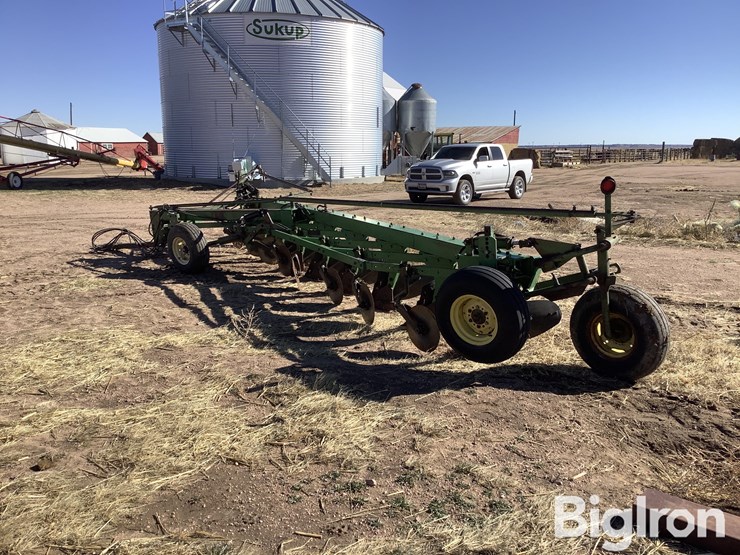 john-deere-8-image-7