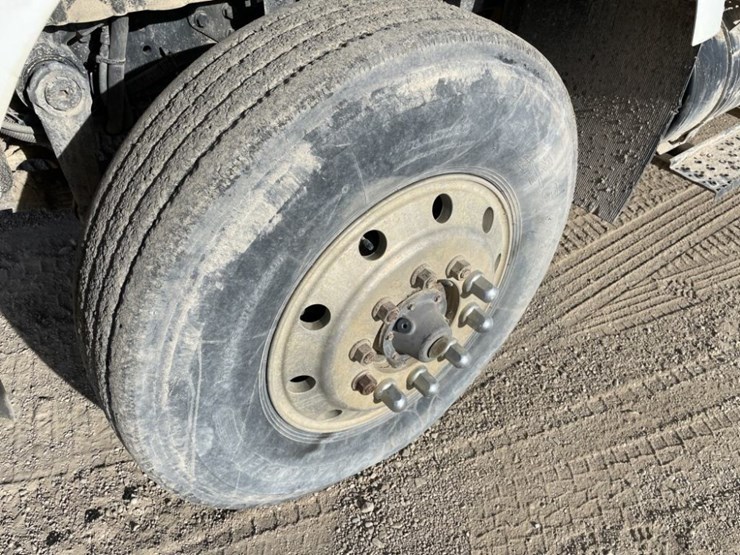 2008-international-7500-t/a-fuel-&-lube-truck-image-9