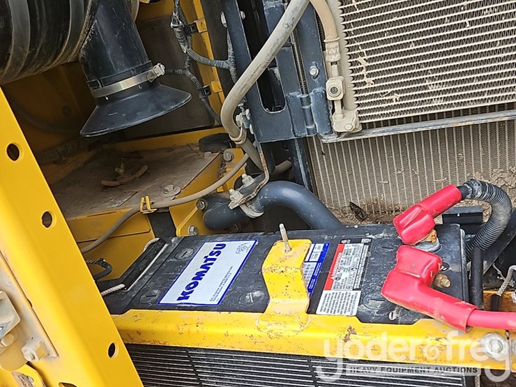 2016-komatsu-pc210-lc-11-image-49