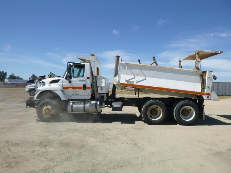 2009-international-7600-image-6