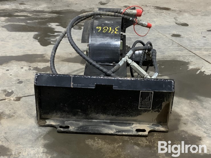 2025-massey-ferguson-730-image-6