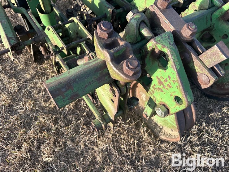 john-deere-24-image-14