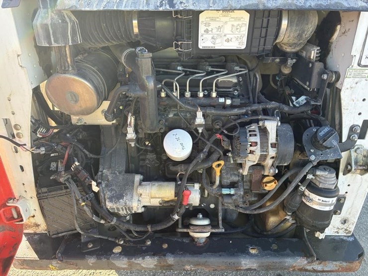 2017-bobcat-s570-image-23