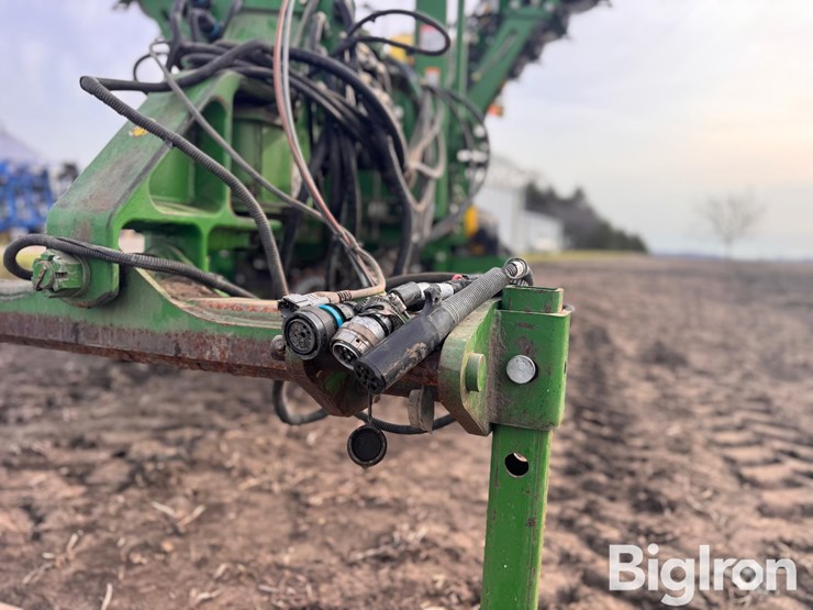 2014-john-deere-1790-ccs-image-10