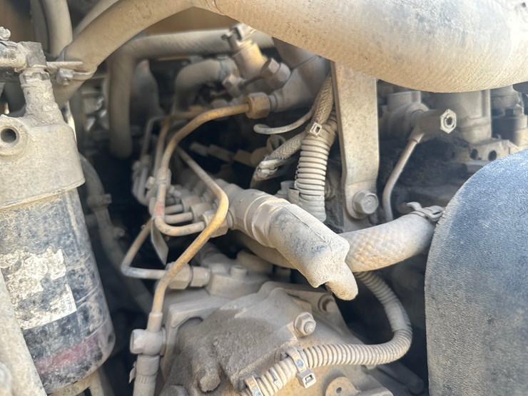 2017-caterpillar-239d-image-42