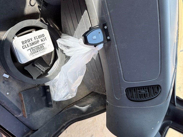 2008-thomas-saf-t-liner-c2-image-14