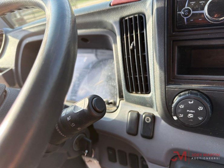 2017-mitsubishi-fuso-fe160-image-13