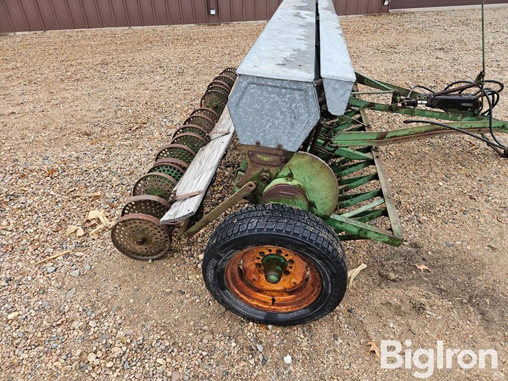 john-deere-b-image-12