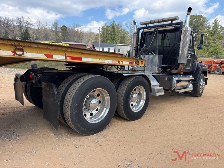 2001-mack-ch613-image-3