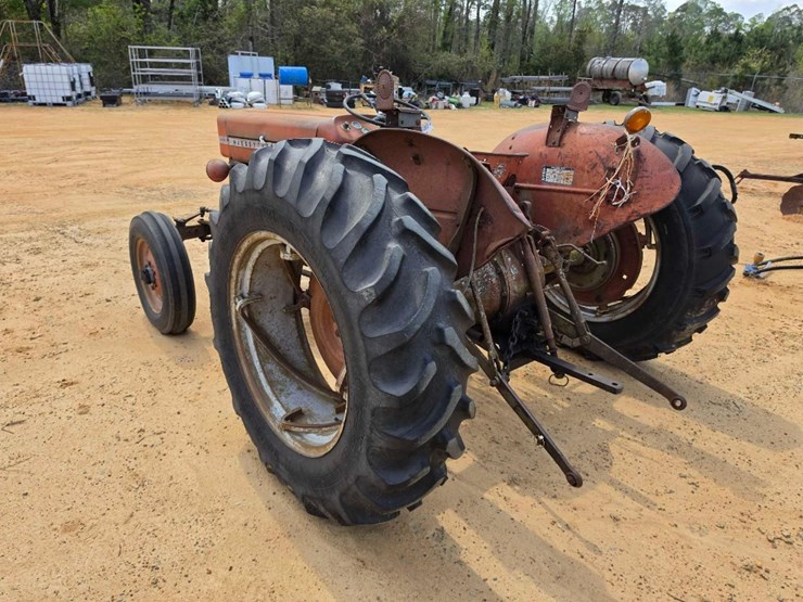 massey-ferguson-135-image-2