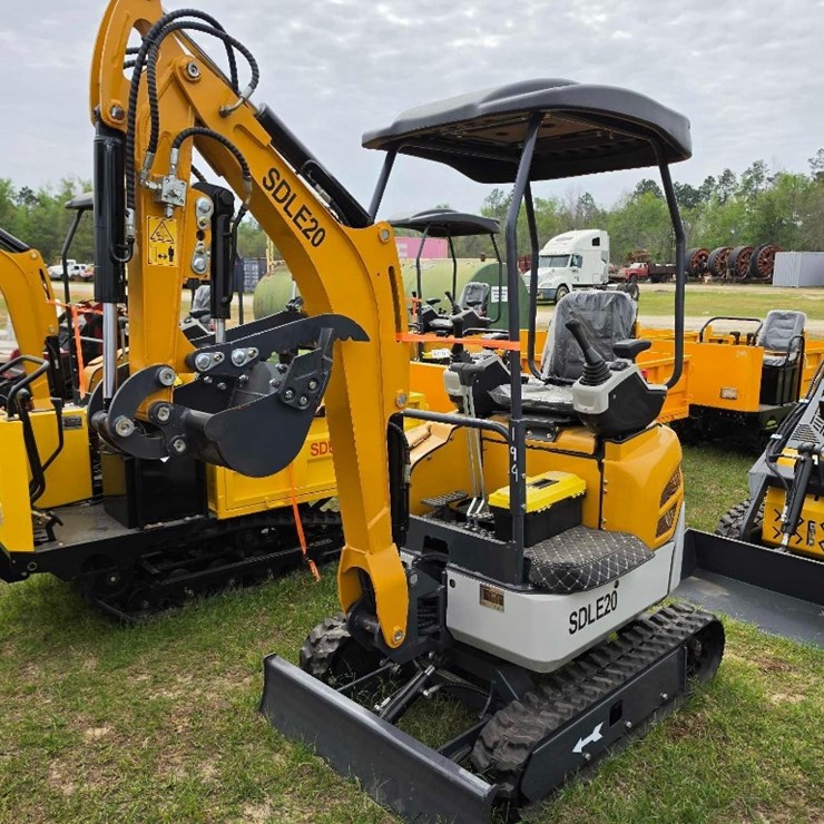 - ABSOLUTE - NEW SDLANCH EXCAVATOR