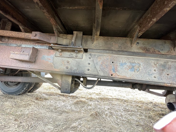 #113-•-1982-international-1754-single-axle-grain-truck-(has-wi-title)-image-34