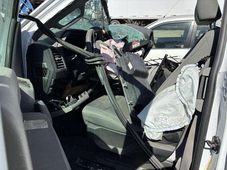 2020-ford-f150-image-12