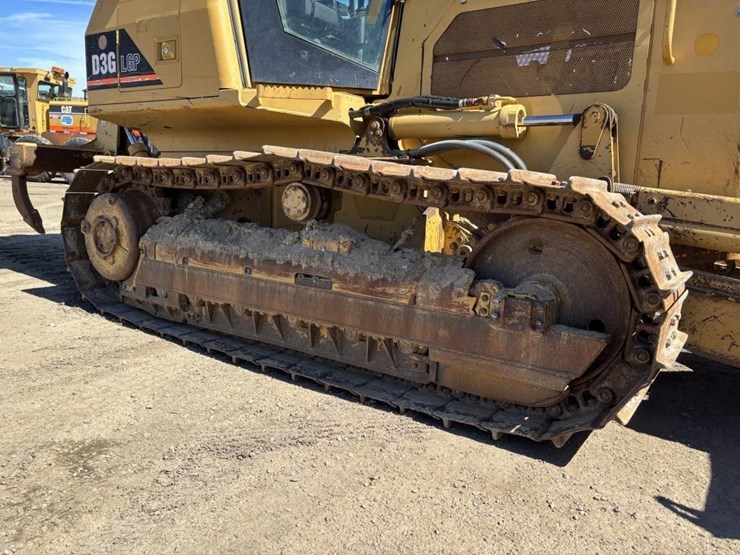 2002-caterpillar-d3g-image-23