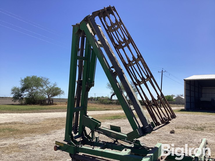 john-deere-200-image-9