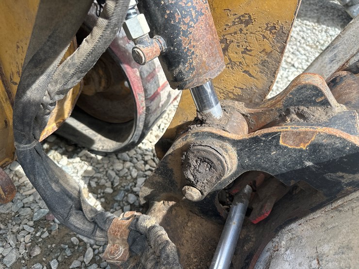 2019-caterpillar-259d3-image-25