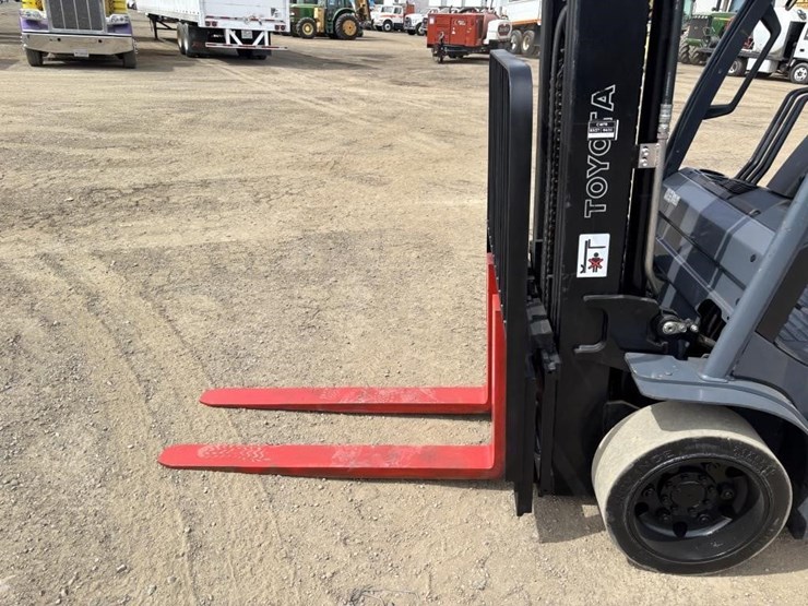 2013-toyota-8fgcu32-image-9