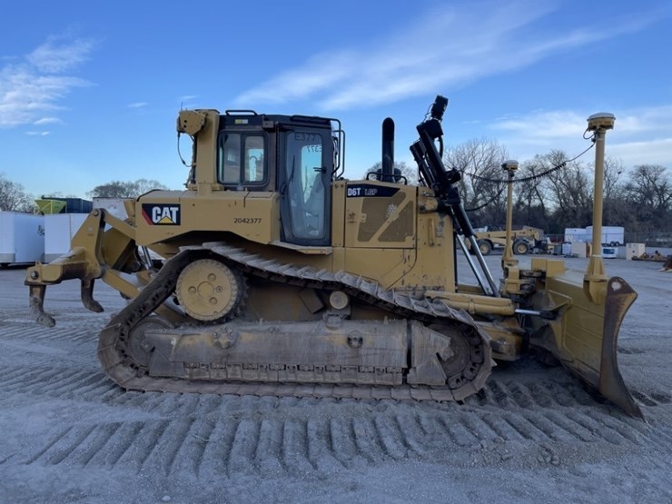 caterpillar-d6t-lgp-image-6