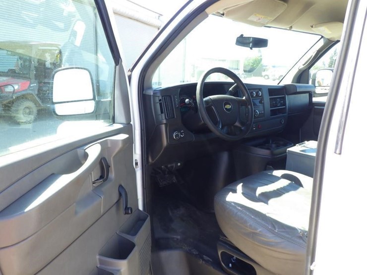 2012-chevrolet-express-2500-image-5