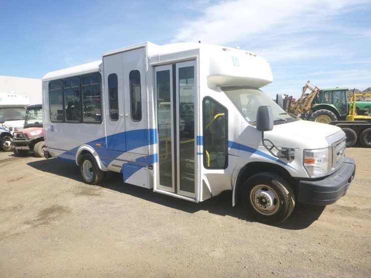 2014-ford-e450-image-2