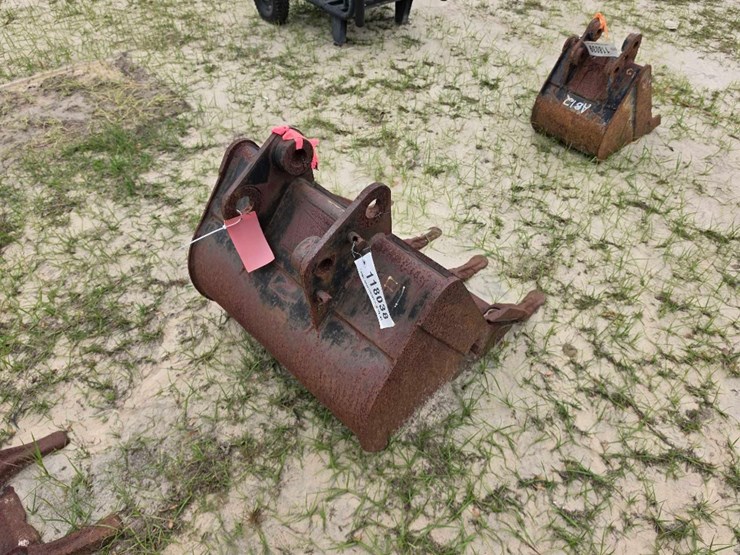 108---used-24"-jcb-bucket-image-3