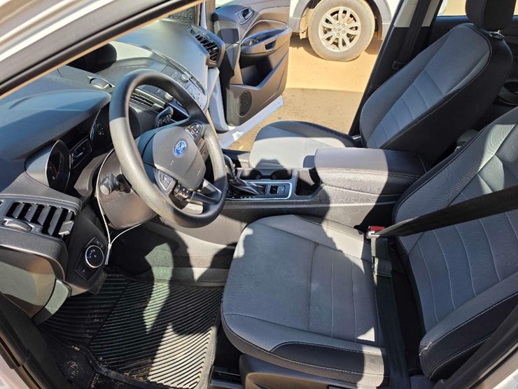 2019-ford-escape-image-10