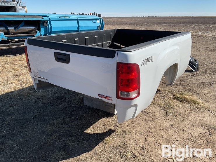 2013-gmc-3500-image-5