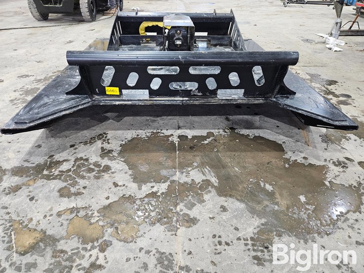 2025-massey-ferguson-730-image-9