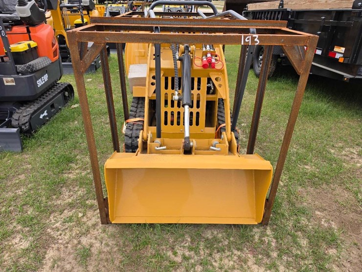 --absolute---new---ride-on-mini-skid-image-5