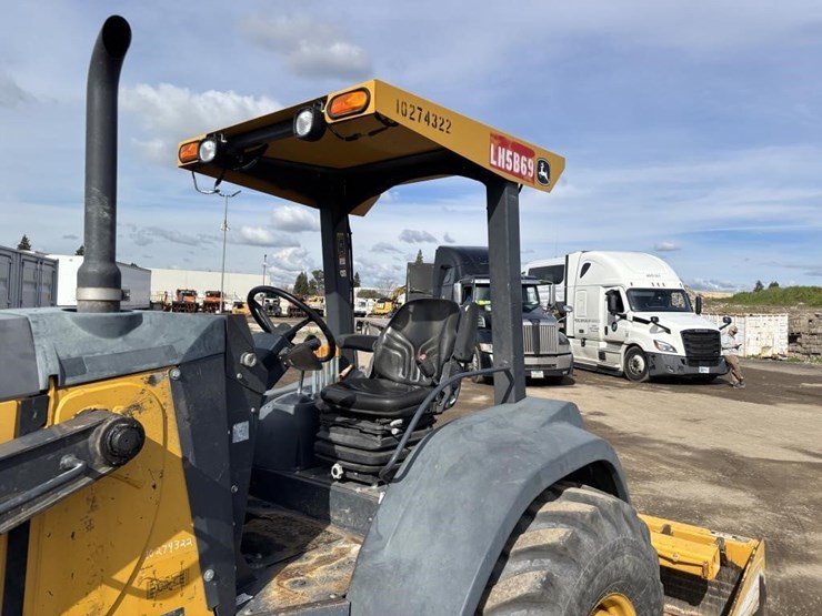 2019-deere-210lep-image-27