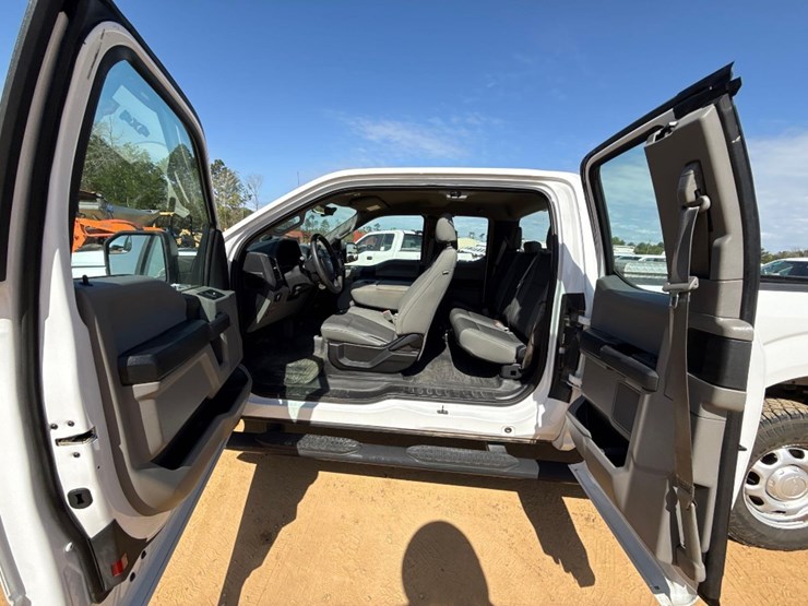 2018-ford-f150-xl-image-11