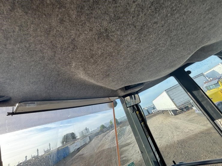 2005-deere-624j-image-44