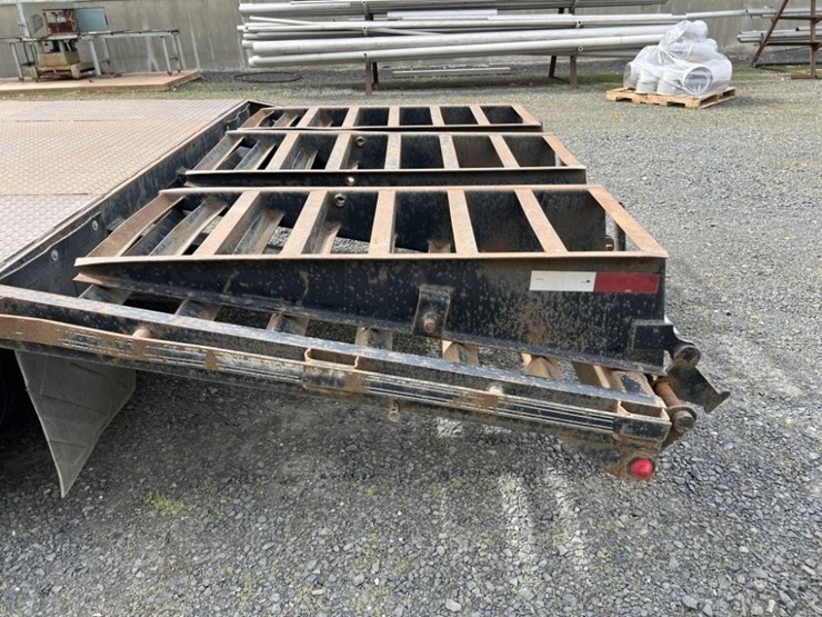 2012-elite-t/a-gooseneck-equipment-trailer-image-14